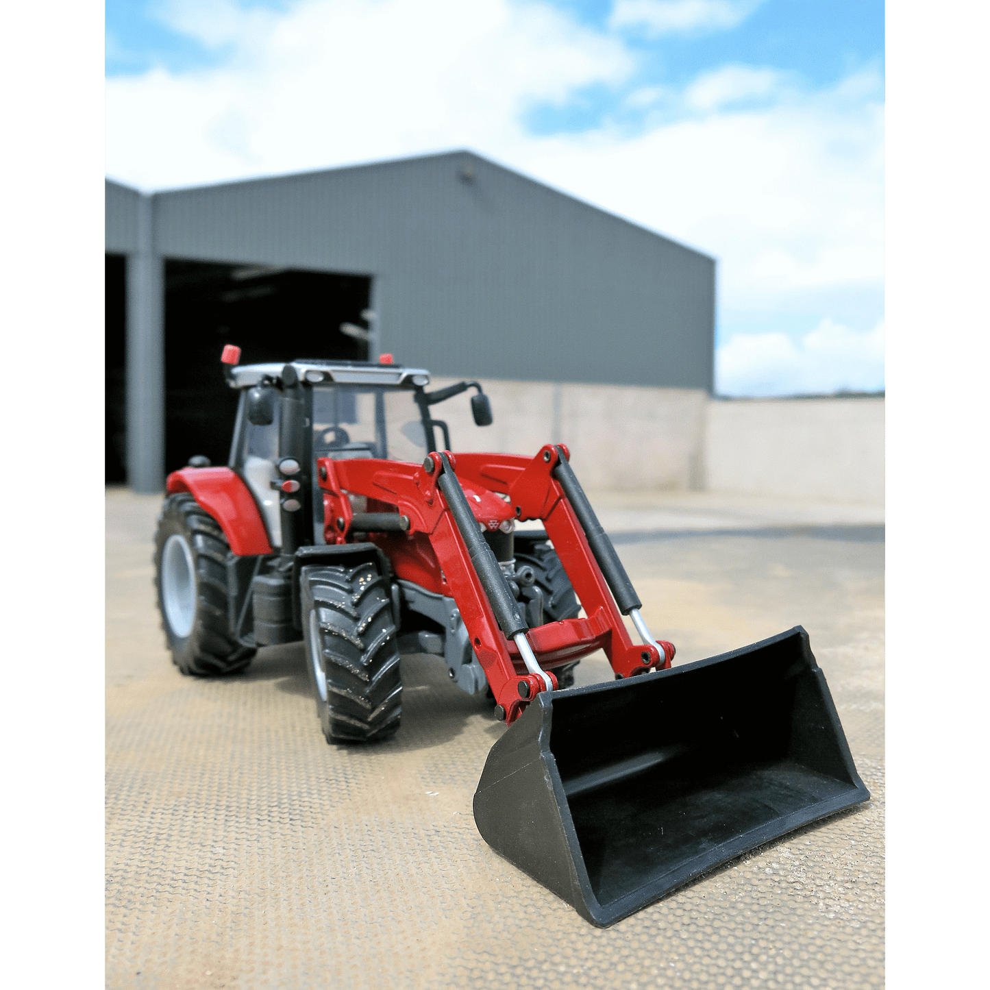 Britains Toys Massey Ferguson 6616 Tractor + Loader